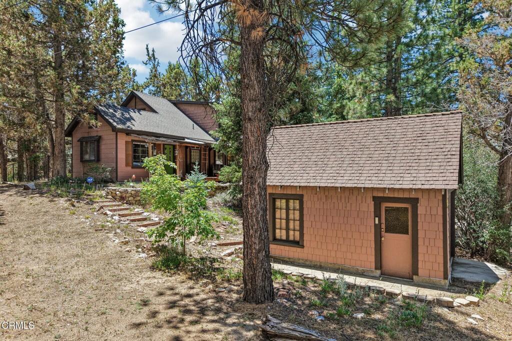 42795 Cougar Road Property Photo 2
