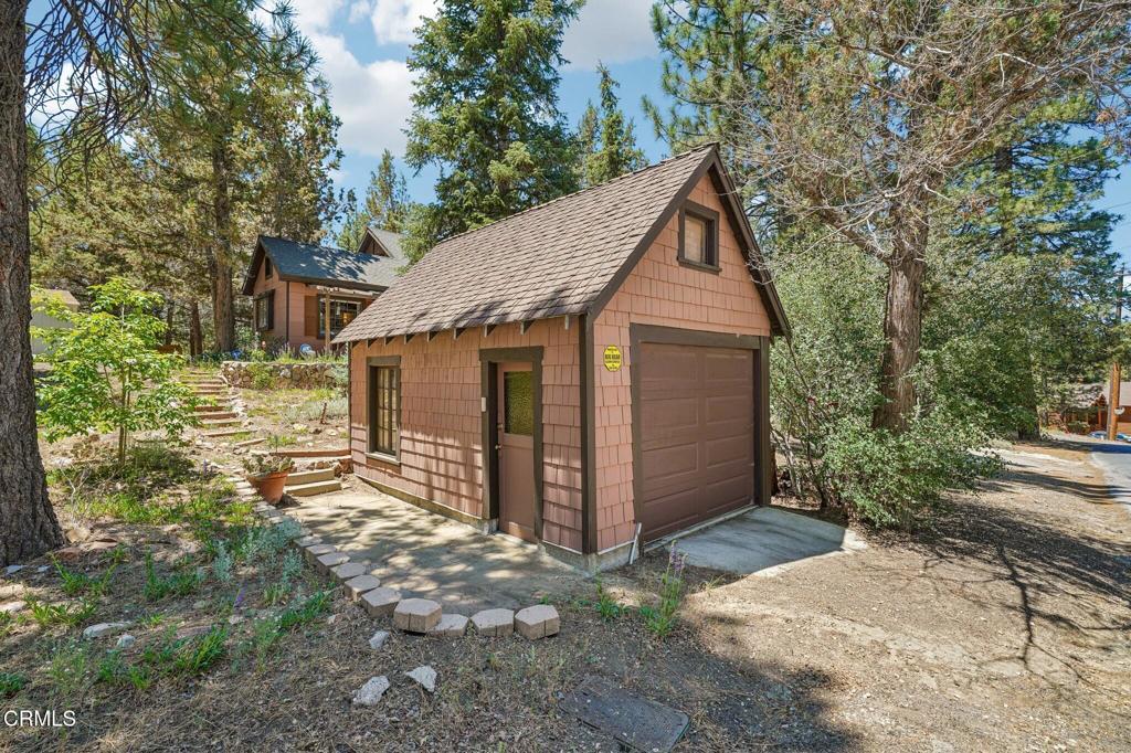 42795 Cougar Road Property Photo 3