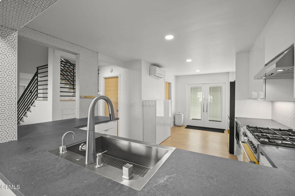 2350 Monaco Drive Property Photo 14