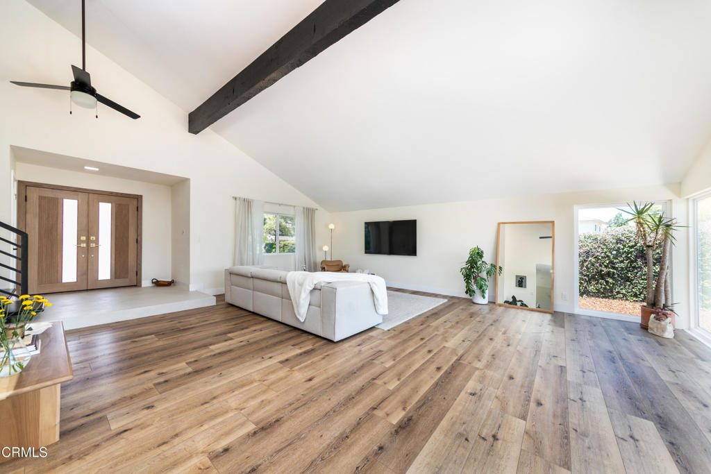 193 W Sidlee Street Property Photo 6