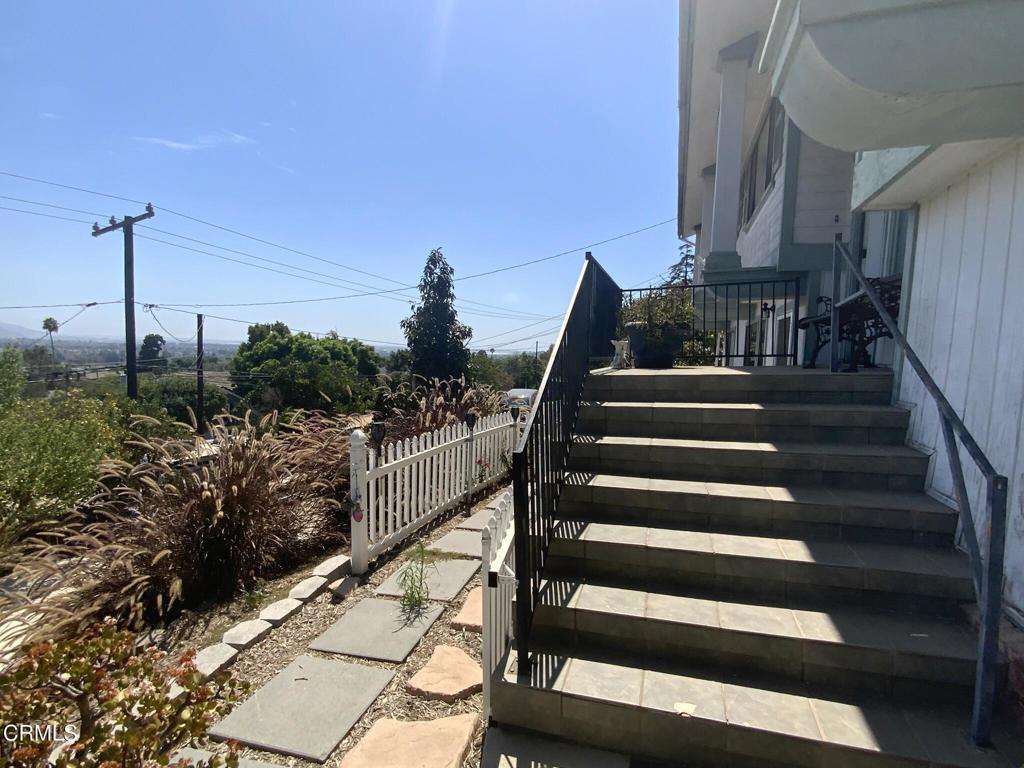377 N Loop Drive N Property Photo 2