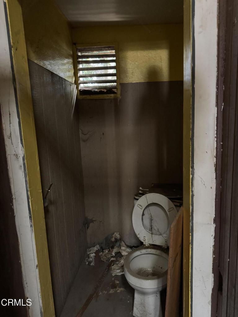 140 E 6th Street Property Photo 9