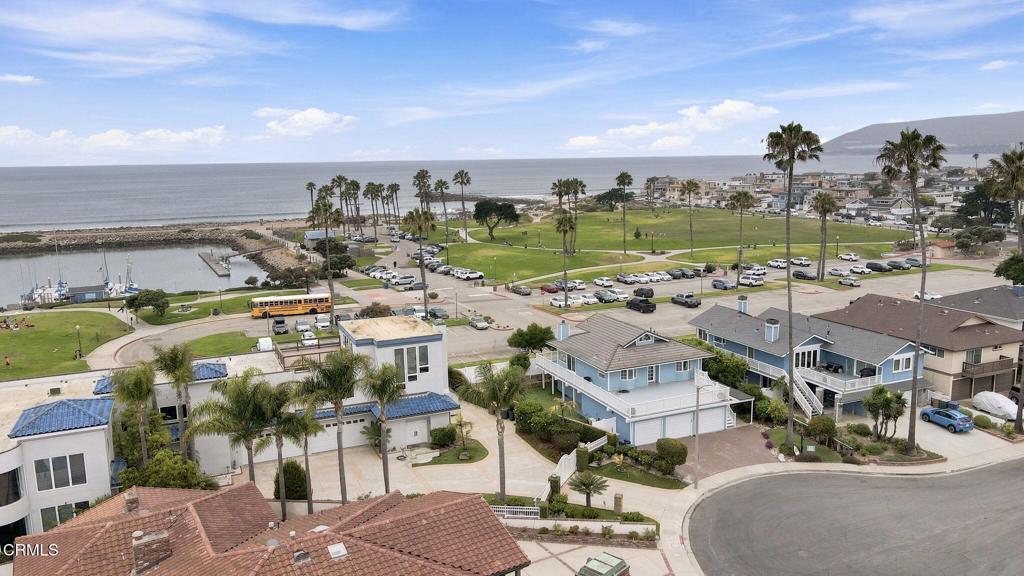 3089 Bayshore Avenue Property Photo 3