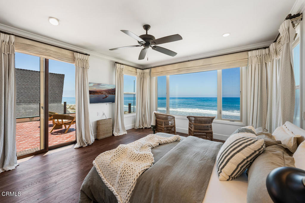 5390 Rincon Beach Park Drive Property Photo 5