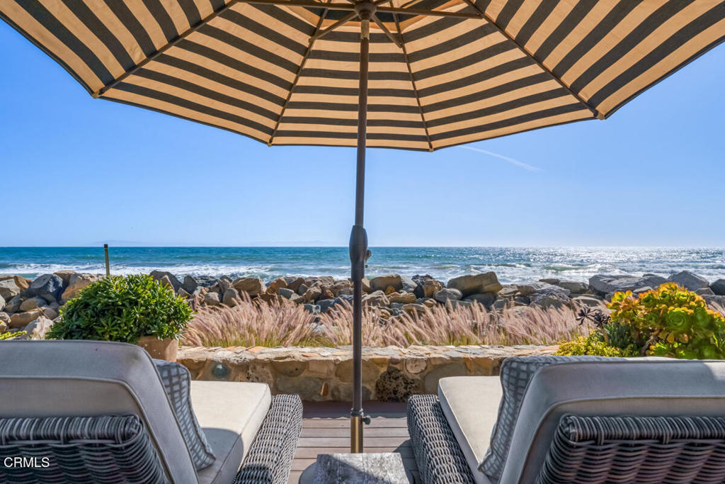 5390 Rincon Beach Park Drive Property Photo 9