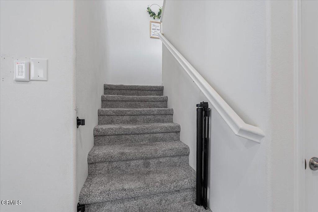 3027 N Oxnard Boulevard Property Photo 15