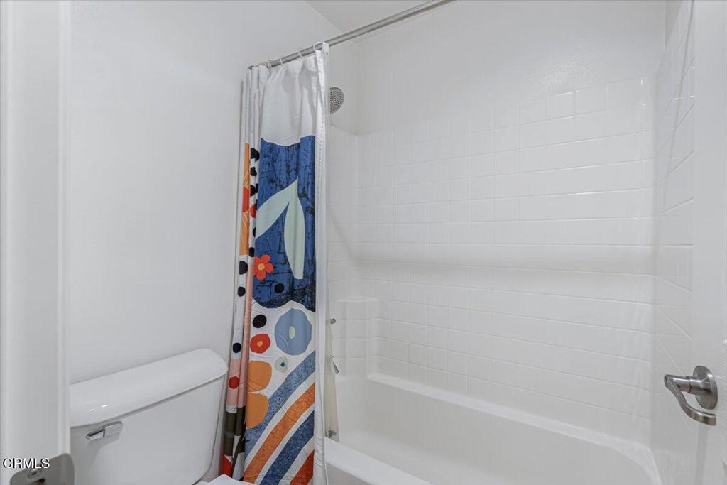 3027 N Oxnard Boulevard Property Photo 26