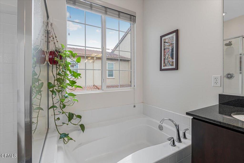3027 N Oxnard Boulevard Property Photo 31