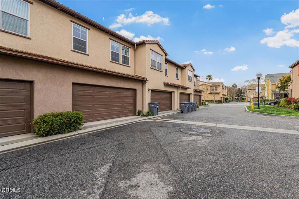 3027 N Oxnard Boulevard Property Photo 33
