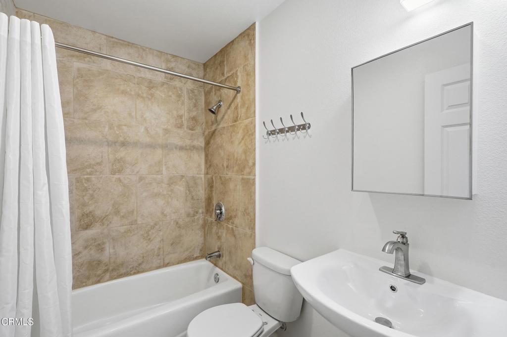 1009 E Jones Street 330 Property Photo 8