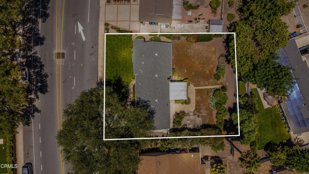 1485 E Avenida De Los Arboles Property Photo 2