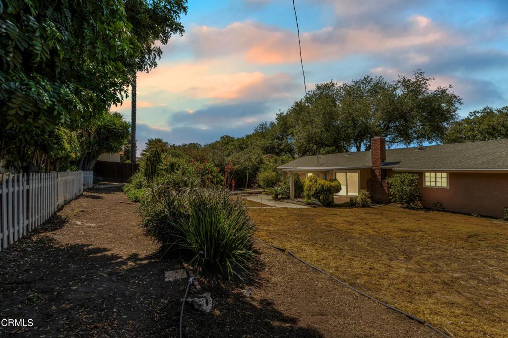 1485 E Avenida De Los Arboles Property Photo 29