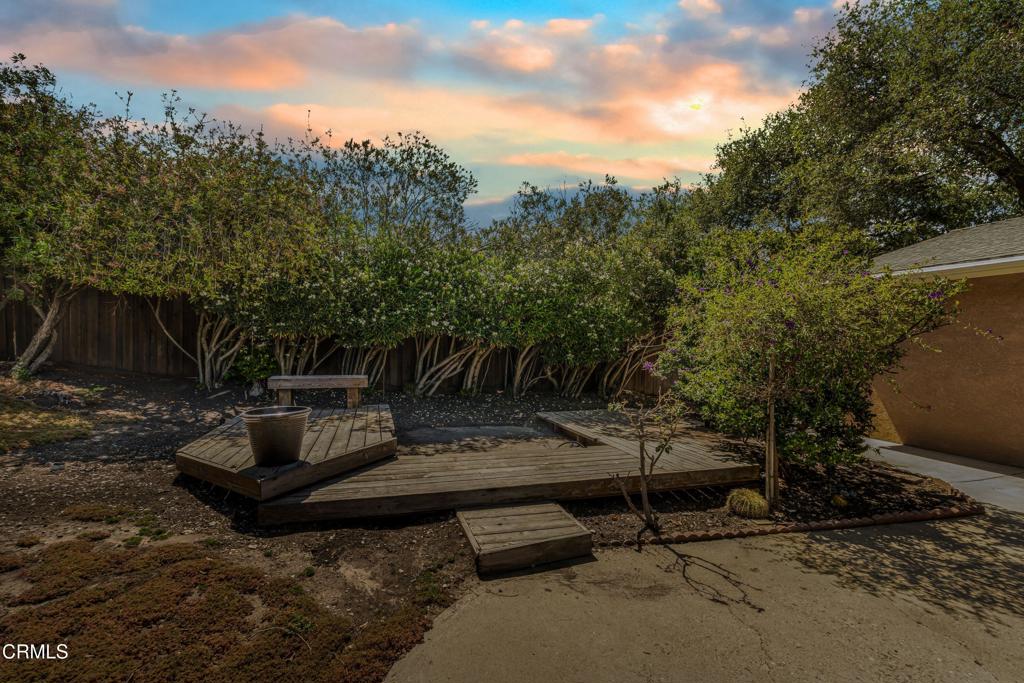 1485 E Avenida De Los Arboles Property Photo 31