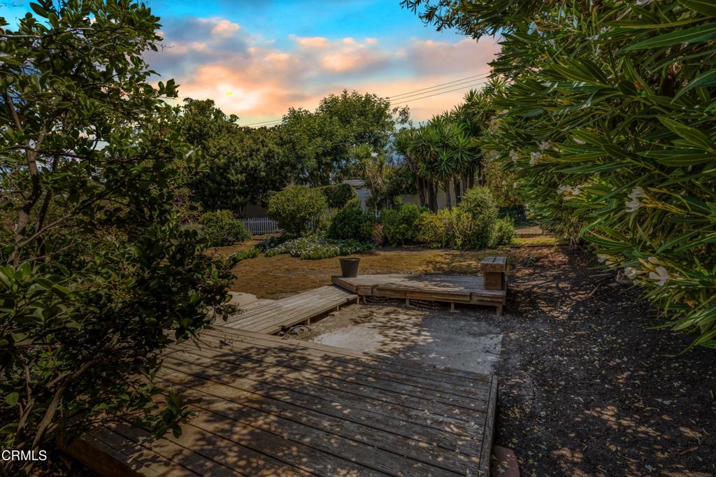 1485 E Avenida De Los Arboles Property Photo 33