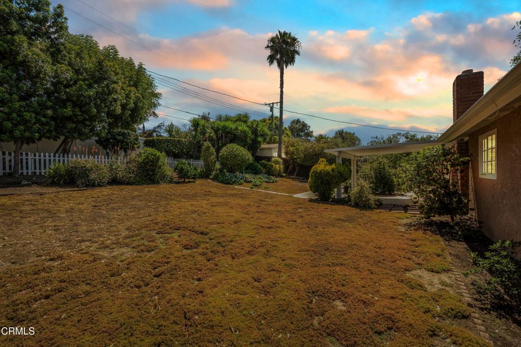 1485 E Avenida De Los Arboles Property Photo 34