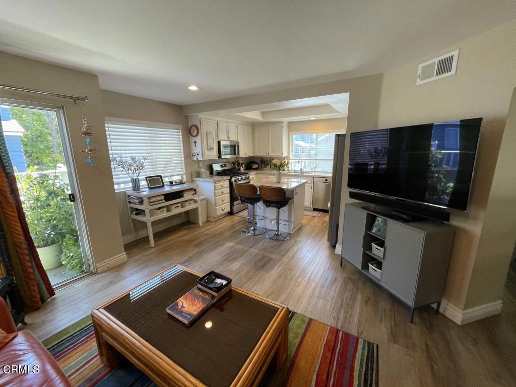 1044 Gilbert Lane Property Photo 8