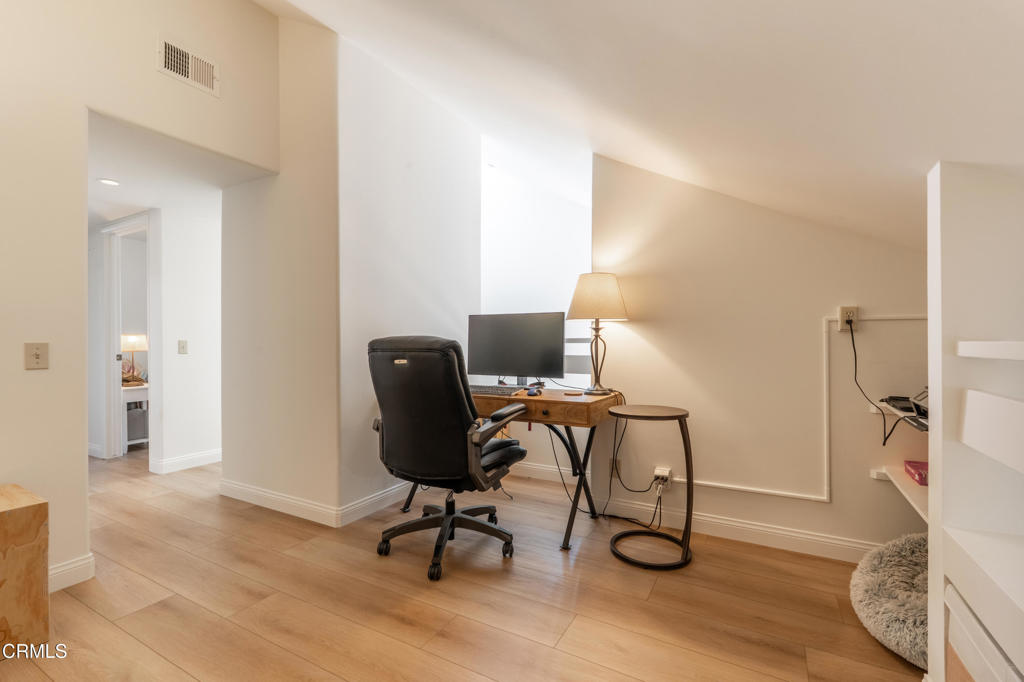 211 N Carillo Road E Property Photo 11