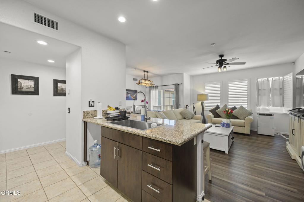 351 Riverpark 301 Property Photo 10