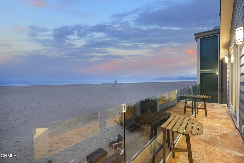 3541 Ocean Drive Property Photo 5