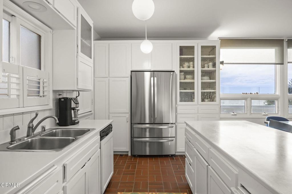 3541 Ocean Drive Property Photo 16