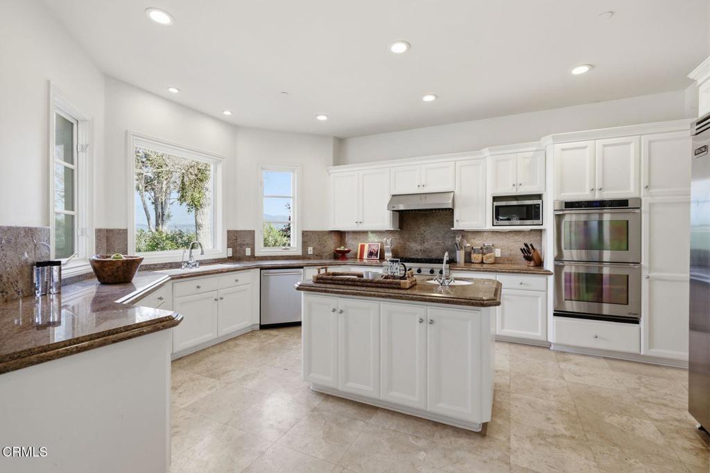 12986 Macdonald Drive Property Photo 8