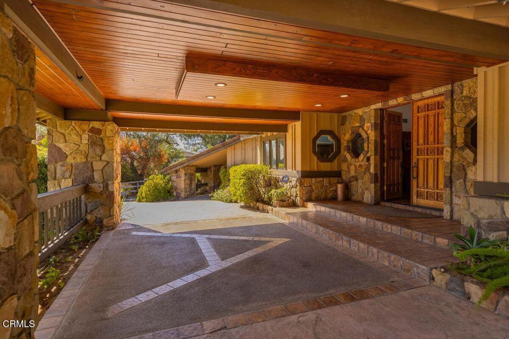 10681 Encino Drive Property Photo 4
