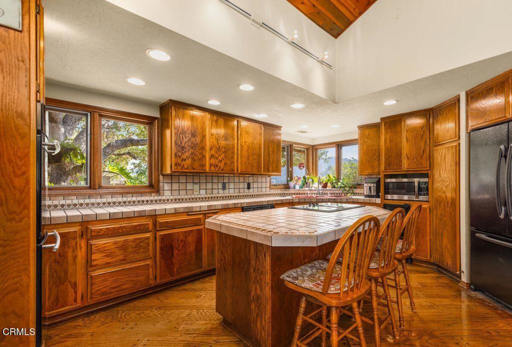 10681 Encino Drive Property Photo 8