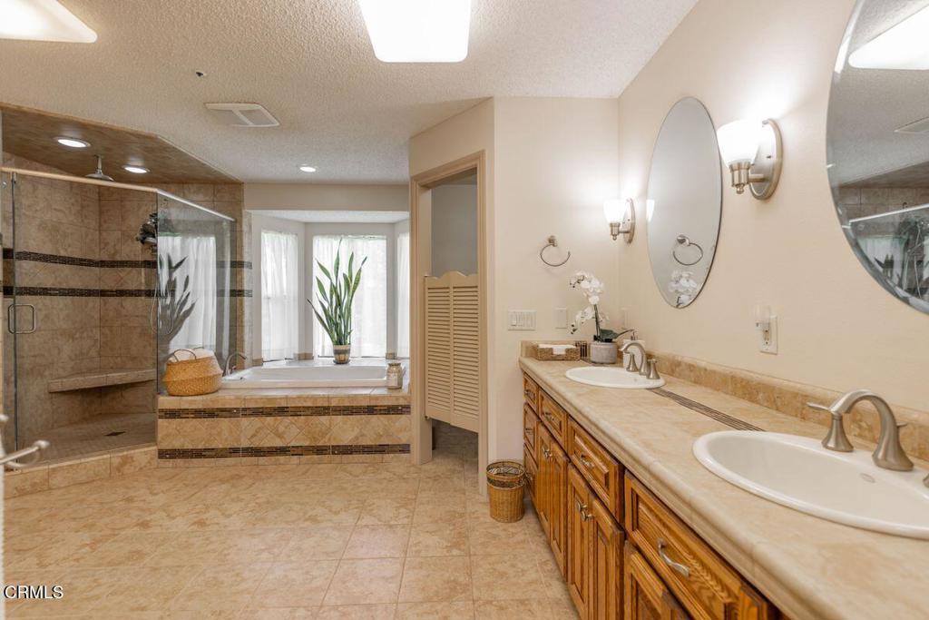 2999 Valley Meadow Drive Property Photo 12