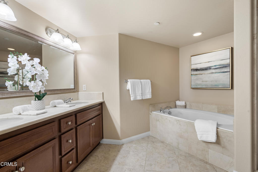 4282 Tradewinds Drive Property Photo 13