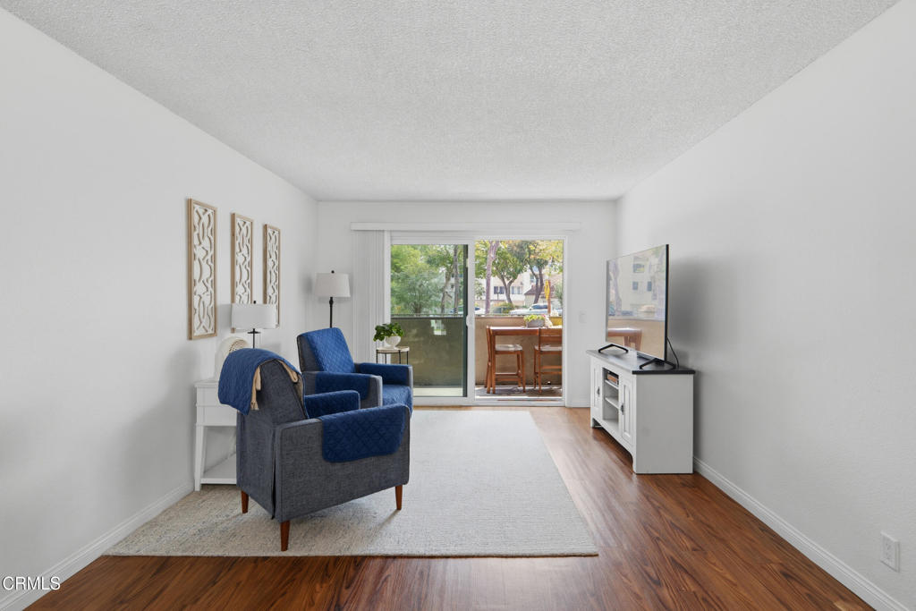 383 E Surfside Drive Property Photo 4