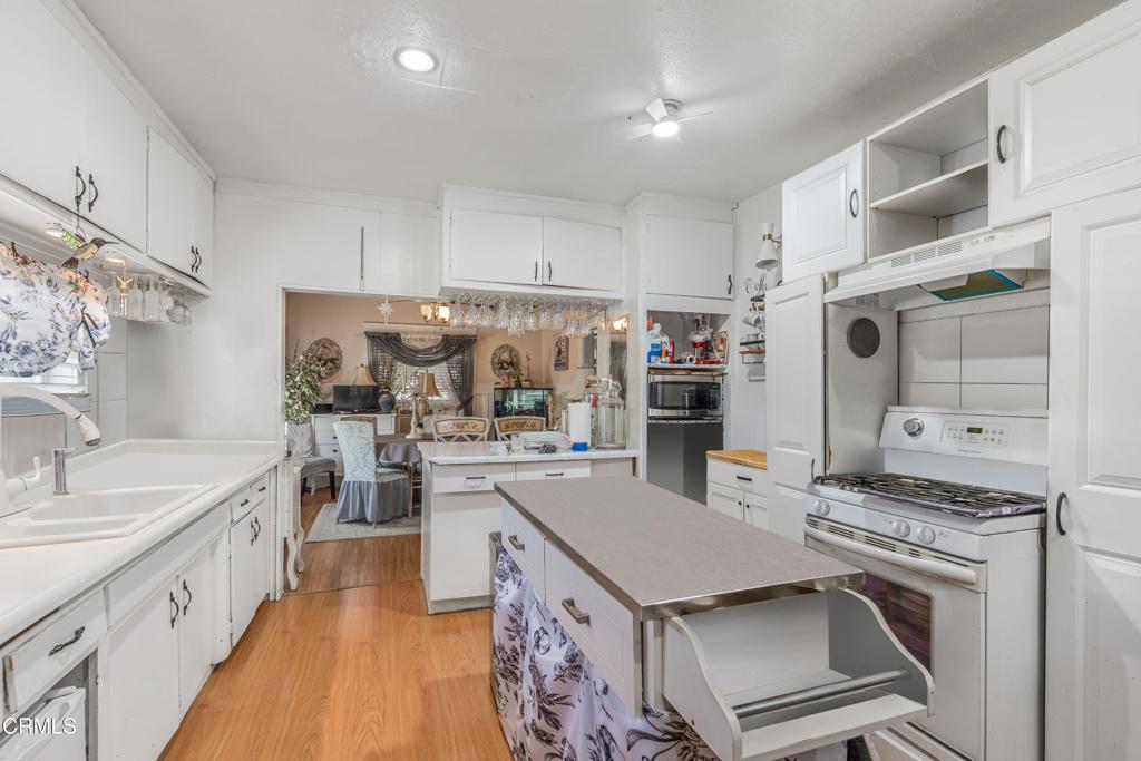 426 Sespe Avenue Property Photo 11