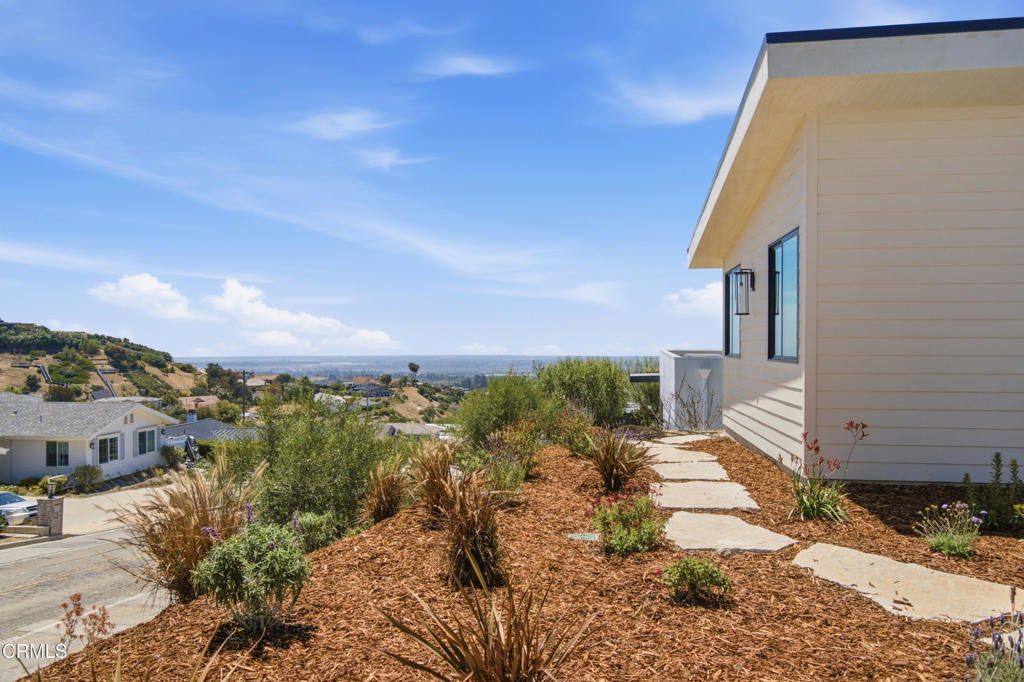 1013 Colina Vista Property Photo 5