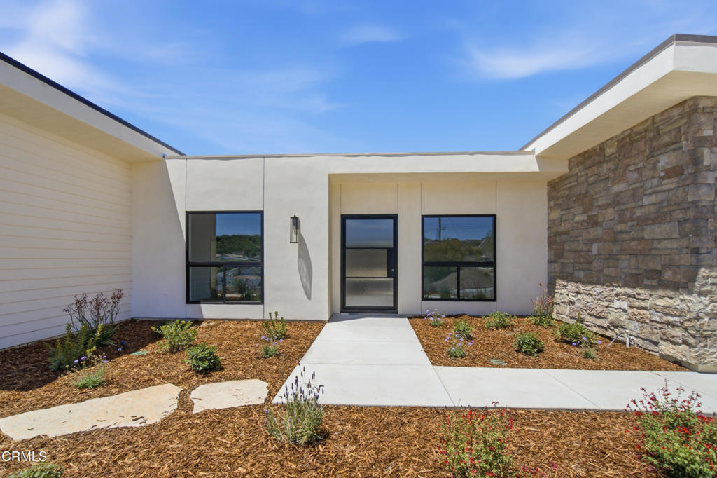 1013 Colina Vista Property Photo 6