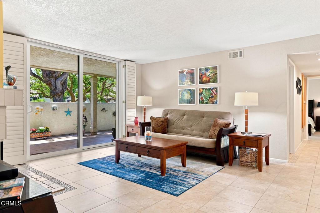 2253 Martinique Lane Property Photo 8