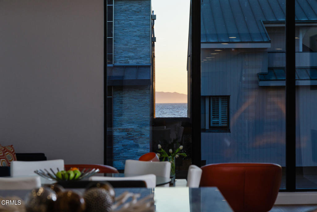 3920 Ocean Drive Property Photo 6