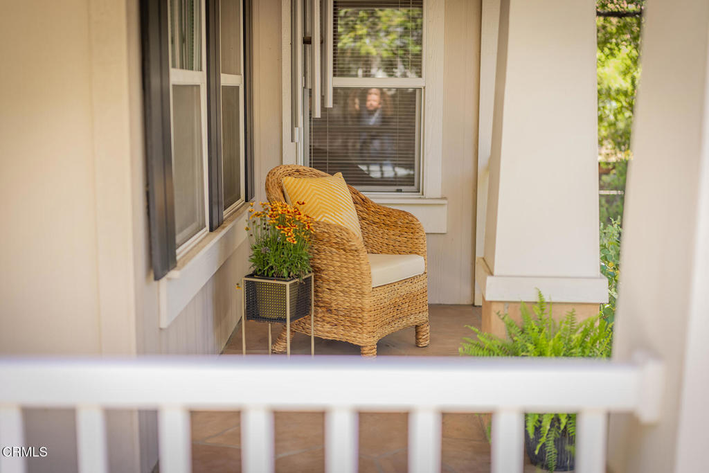 406 E Aliso Street Property Photo 5