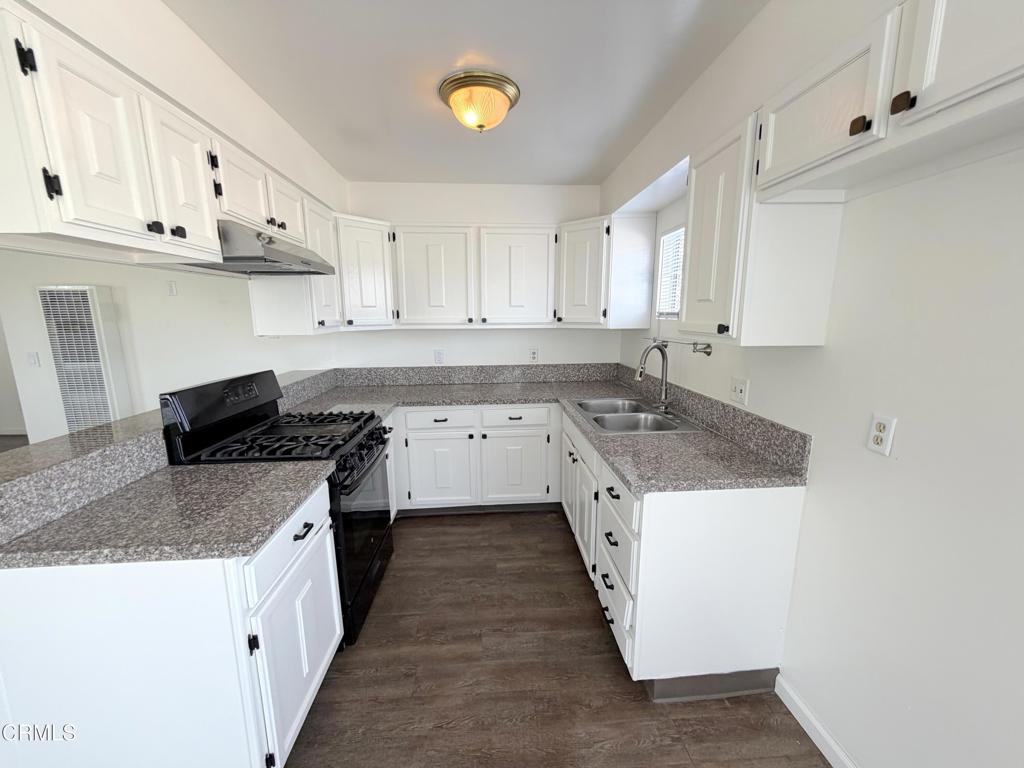 129 Santa Anna Street Property Photo 7