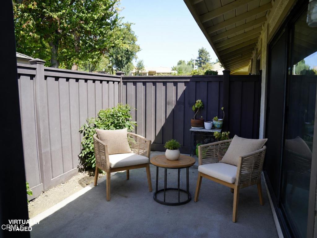 28835 Oakpath Drive Property Photo 11