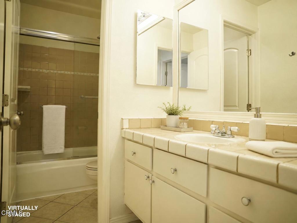 28835 Oakpath Drive Property Photo 14