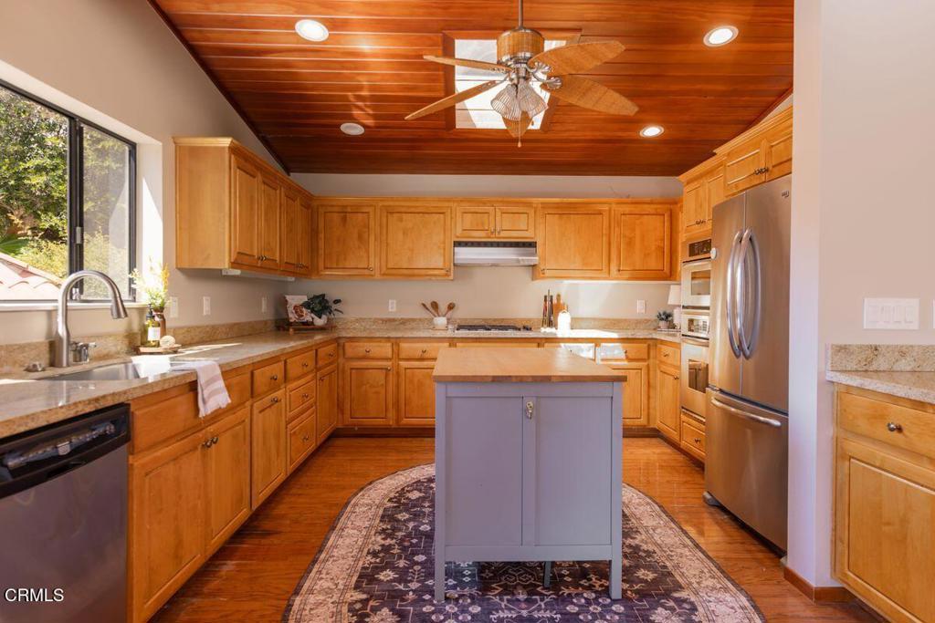 1008 Country Club Drive Property Photo 13