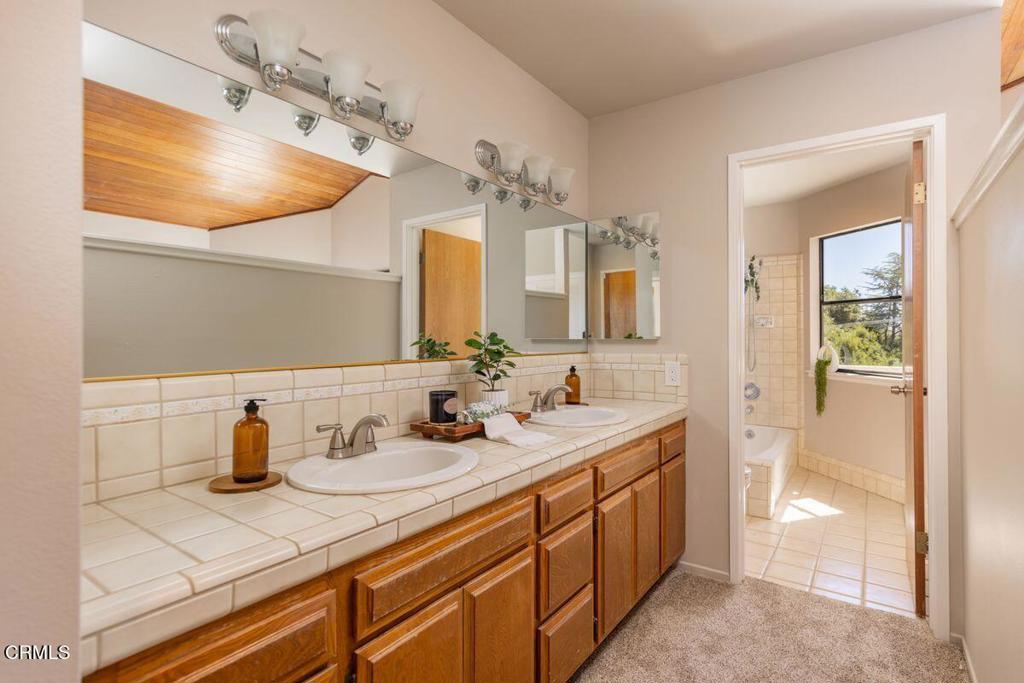 1008 Country Club Drive Property Photo 20