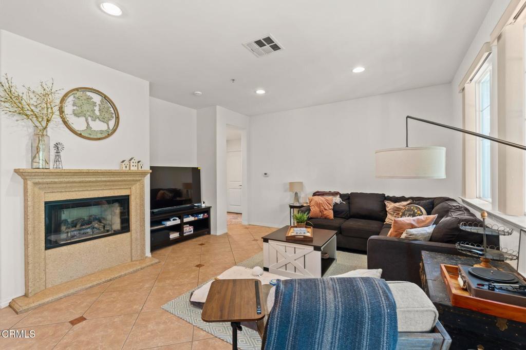1518 Windshore Way Property Photo 8