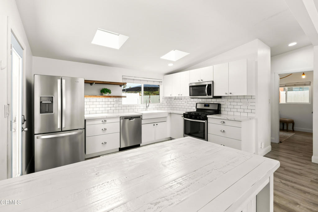 2263 Pierpont Boulevard Property Photo 8