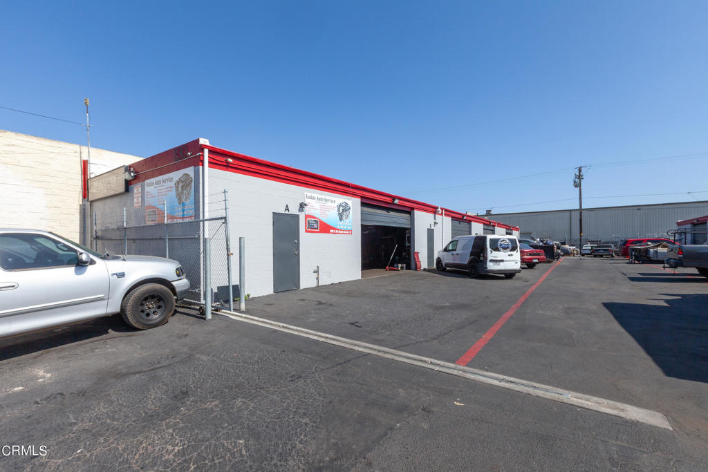 820 & 830 E 5th Street Property Photo 3