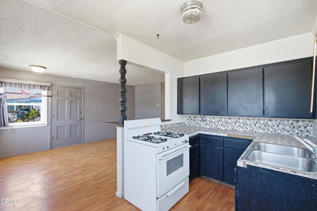 2385 Pierpont Boulevard Property Photo 11