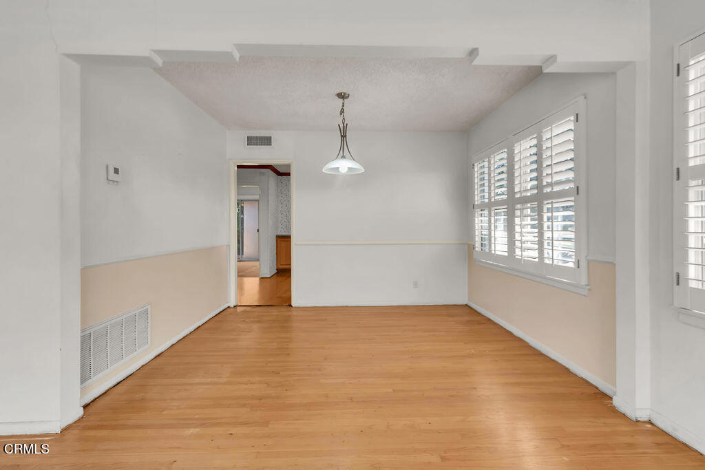 330 E Oakmont Drive Property Photo 7