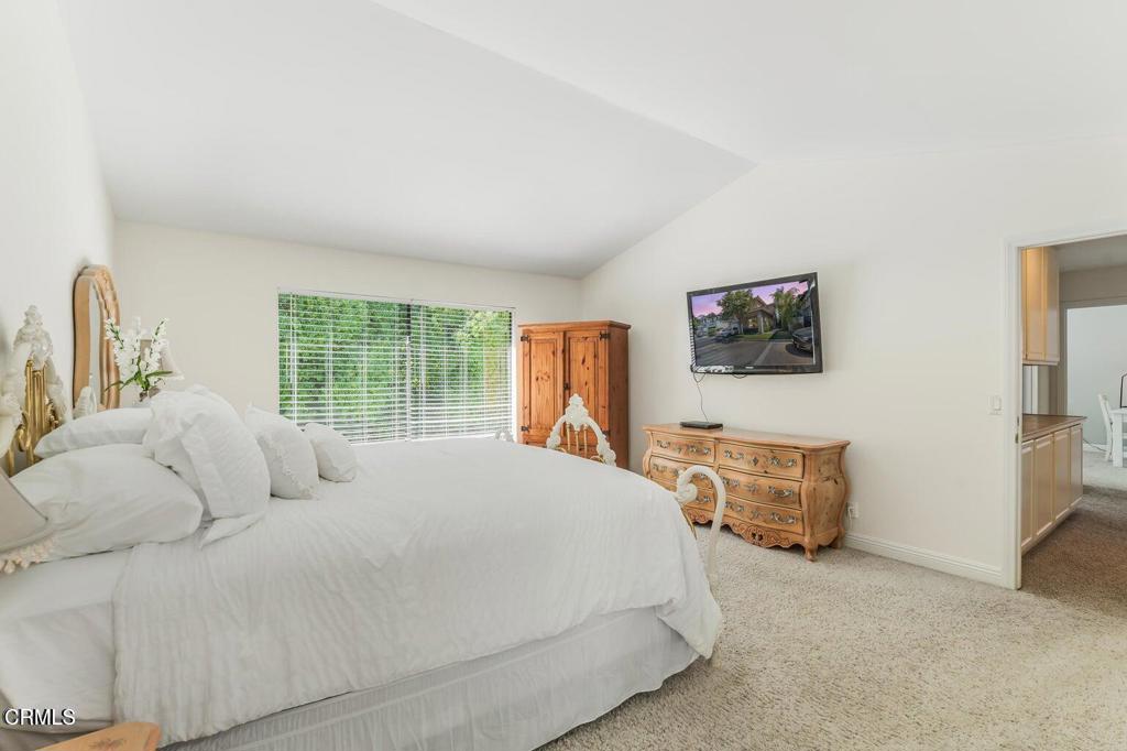 263 Fox Hills Drive Property Photo 14
