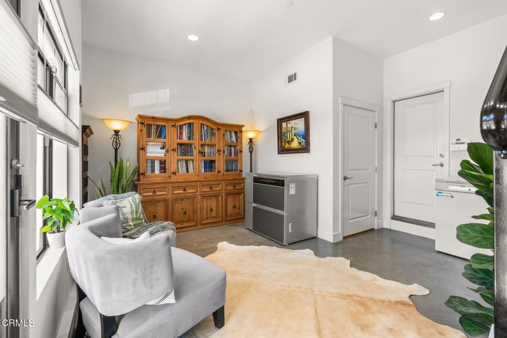 797 E Santa Clara Street Property Photo 10