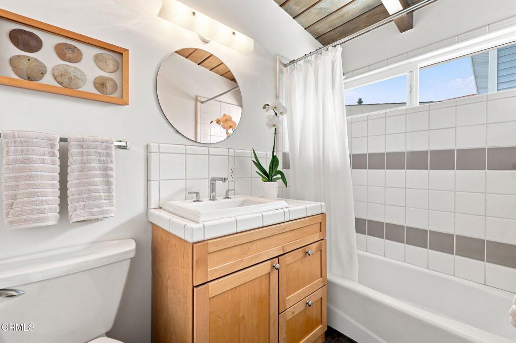 1245 1247 Devon Lane Property Photo 16