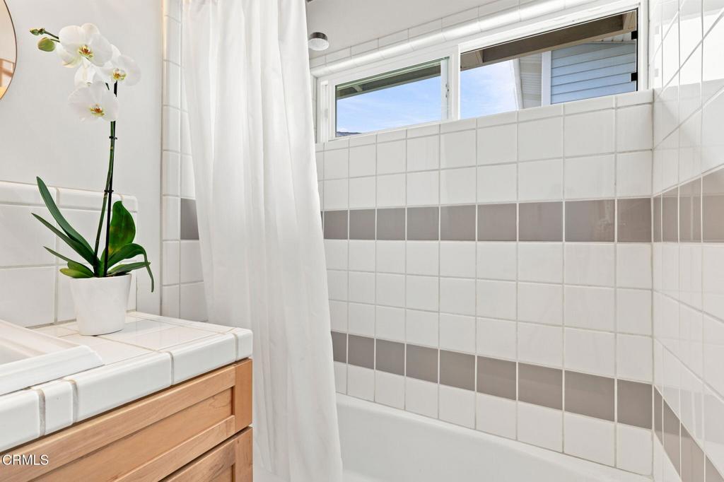 1245 1247 Devon Lane Property Photo 17